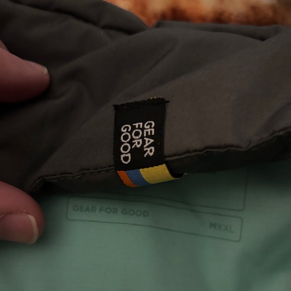 Cotopaxi Men's Green and Dark Gray Vest - Picture 5 of 7